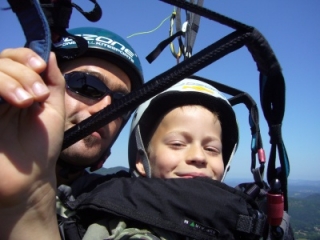 Erster Flug mit Paragliding Family für die Kleinen 